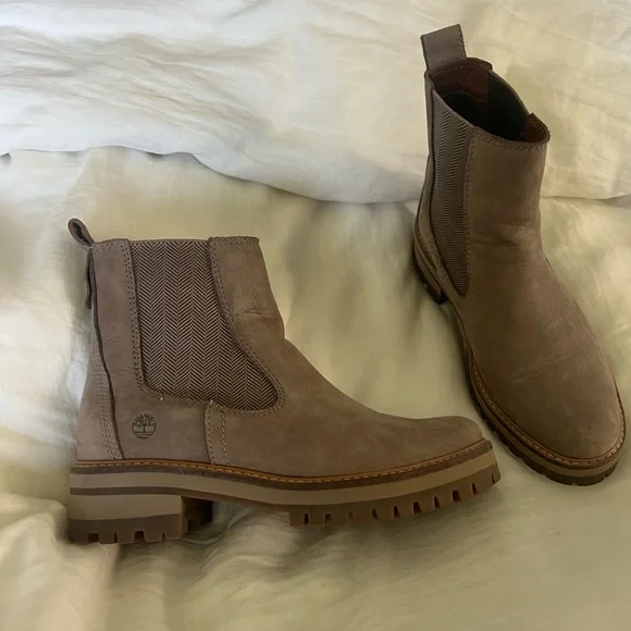 Timberland Tan Chelsea Boots Sleek Design - Picture 2 of 5